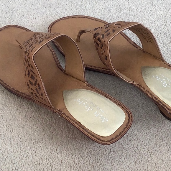 Brown heeled sandals - Picture 3 of 10